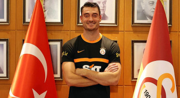 Galatasaray'da Teknik Direktör Domenec Torrent'in yardımcısı olarak görev yapan Albert Riera görevinden ayrıldı!