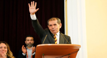 Galatasaray’da yeni başkan belli oldu: Dursun Özbek 2 yıl daha görevini sürdürecek