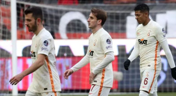 Galatasaray'ın Süper Lig'de Gaziantep FK'ya yenilmesi sonrası takımda küme düşme stresi geri geldi!