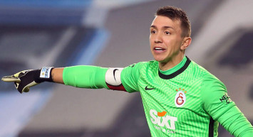 Galatasaraylı Fernando Muslera, vatandaşı Luis Suarez ile Fenerbahçe'ye transferi hakkında konuşmadığını açıkladı