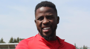 Gaziantep forması giyen Papy Dijilobodji, Süper Lig'de kariyerine forvet olarak devam edebileceğini söyledi