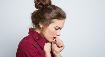 Gece kuru öksürük neden olur ve nasıl geçer? Uzm. Dr. Oya Altaş kuru öksürük hakkında bilgi verdi