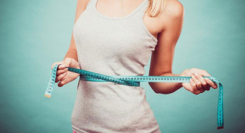 Gece yatmadan önce bir kase yiyin göbek ve basen bölgesini hemen eritiyor