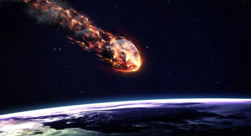 Geceyi gündüze çevirdi: Göktaşı çok sayıda ilden görüntülendi