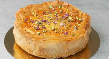 Gelinim Mutfakta baklava cheesecake tarifi nasıl yapılır? Gelinim Mutfakta'dan değişik lezzet tarifleri gelmeye devam ediyor!  Damaklarda şenlik yaratacak baklava cheesecake tarifi