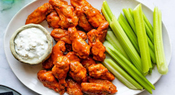 Gelinim Mutfakta buffalo kanatları tarifi : en güzel ve lezzetli buffalo kanatları nasıl yapılır? Buffalo kanatları malzemeleri ve pratik tarifi