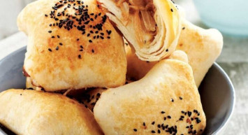 Gelinim Mutfakta karamelli börek tarifi : en güzel ve lezzetli karamelli börek nasıl yapılır? Karamelli börek malzemeleri ve pratik tarifi
