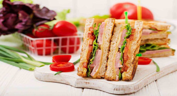 Gelinim Mutfakta klüp sandviç tarifi : en güzel ve lezzetli klüp sandviç nasıl yapılır? Kulüp sandviç malzemeleri ve pratik tarifi