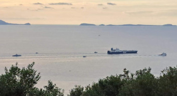 Gemi korsanları Türk bayraklı gemiye saldırdı: İtalyan güvenlik güçleri müdahale etti