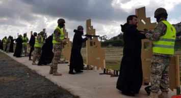 Gerilim Artınca Ne Yapacaklarını Şaşırdılar! Rum Kesimi'nden Papazlara Silah Eğitimi