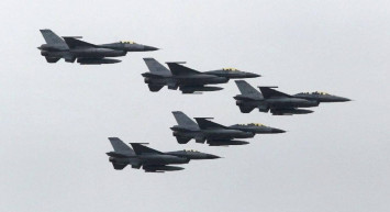 Gerilim bir üst seviyeye çıktı: Savaş uçakları peş peşe havalandı