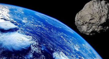Gökdelen büyüklüğündeki iki asteroit dünyaya yaklaşıyor!