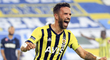 Gökhan Gönül Fenerbahçe'ye Veda Etti!