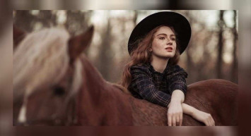 Gönül Dağı'nın Meryem'i Sevilay Gültekin mini etekli pozu ile sosyal medyayı salladı