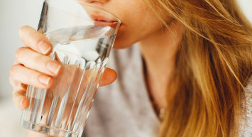 Görülmemiş, duyulmamış hastalık: Su içmeden tek bir lokma yutamıyordu!