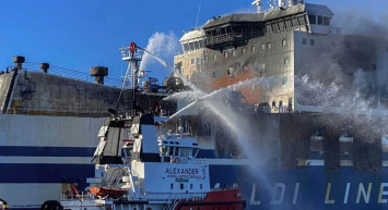 Gözler yeniden Kızıldeniz’e çevrildi: Yunanistan gemisi dron ve füzelerle vuruldu