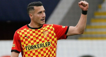 Göztepe ile yolları ayrılan Adis Jahovic, Bodrumspor'a mı transfer oluyor? Futbolcudan çok konuşulacak karar geldi!
