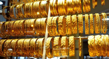 Gram altın düşecek mi? Altın yatırımcılarına uzmanlardan kritik uyarı: O tarihe kadar temkinli davranın