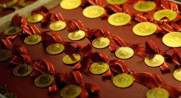 Gram altın şahlandı: Rekor fiyata ulaştı