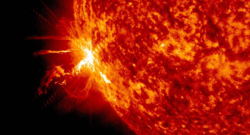 Güneş patlaması nedir, sonucunda ne olur? Güneş patlaması elektrik kesintisi yaratır mı? 2024 Güneş püskürtüsü tarihi