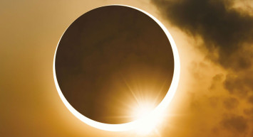 Güneş tutulması büyüleyici görüntüler ortaya çıkardı!