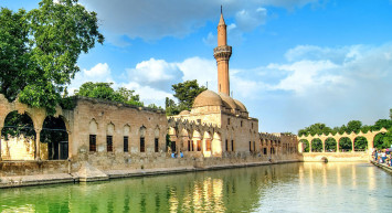 Güneydoğu otelleri tıklım tıklım! Turizmci ve esnafın yüzü gülüyor