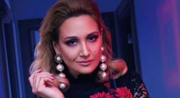 Gupse Özay’dan göbekli pozlar! Ünlü isimler yorum yağmuruna tuttu