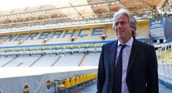 Gürcan Bilgiç Fenerbahçe’de tüm dikkatlerin forvet transferinde olduğunu söyledi