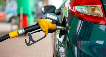 Güzel haberler art arda geliyor, benzin ve motorine bir indirim daha!