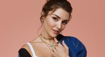 Güzelliğiyle Herkesi Kendine Hayran Bırakan Hande Erçel Kerem Bürsin Sevdasından Vazgeçti!