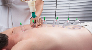 Hacamat orucu bozar mı? Diyanet oruç tutarken hacamat yapılır mı?