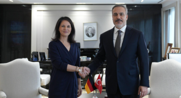 Hakan Fidan Alman mevkidaşı ile bir araya geldi