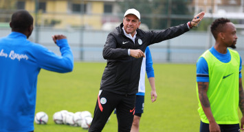 Hamza Hamzaoğlu Rizespor'da Kötü Günleri Atlatmak İstiyor!