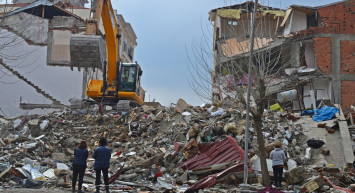 Hatay Valiliği enkaz çalışmalarının hangi mahallelerde devam edeceğini açıkladı