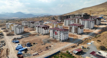Hatay’da depremzedeler yuvalarına kavuşacak: 5 bin bağımsız bölümün temeli atıldı