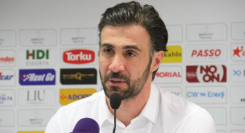 Hatayspor'da Antalyaspor mağlubiyetinin ardından Ömer Erdoğan, çalıştıkları pozisyonlardan goller yediklerini söyleyerek oyuncularına sitem etti