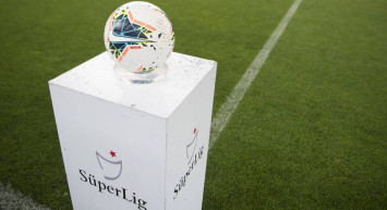 Hatayspor'da Teknik Direktör Ömer Erdoğan Giresunspor maçının ardından görevinden istifa ettiğini açıkladı! Önümüzdeki sezon Ömer Erdoğan Hatayspor'da görev almayacak