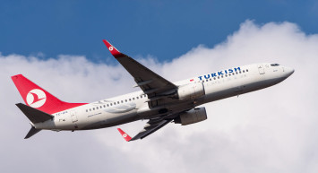 Havada büyük panik: Kabin memuruna saldırdı