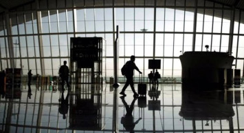 Havalimanında bomba paniği: Tüm uçuşlar iptal edildi