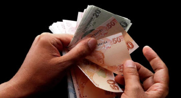 Hazine Bakanlığı açıkladı: Deprem bölgesindeki memurların maaşları yatırılıyor