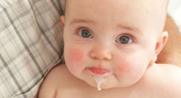 Hazır mama bebeklerde reflü hastalığına sebep oluyor!