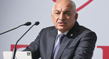 Herkesin hedefinde TFF Başkanı Mehmet Büyükekşi vardı: Vatandaş kararını verdi