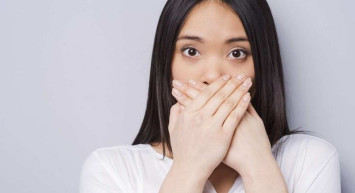 Hıçkırığa ne iyi gelir, nasıl geçer? İnatçı hıçkırıklara son! Geçemeyen hıçkırıklar için doktor yolu gözüktü