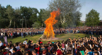 Hıdırellez bu yıl ne zaman kutlanacak? Hıdırellezin tarihteki ve dindeki önemi nedir? Kimler hıdırellez bayramını kutlar? Nasıl ortaya çıkmıştır? 2022 Hıdırellez Bayramı tarihi