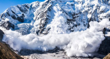 Himalayalar’da çığ felaketi: Çok sayıda ölü var