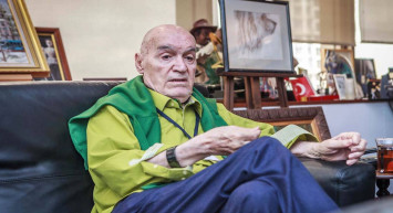 Hıncal Uluç öldü mü, sağlık durumu nasıl? Hıncal Uluç’un öldüğü iddiasına yalanlama geldi