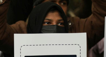 Hindistan'da Skandal Başörtüsü Kararı: Eğitime 3 Gün Ara Verildi!