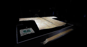 Hırka-i Şerif 2 yıl sonra tekrardan ziyarete açıldı: Binlerce kişi akın etti