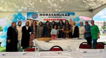 Horasanlılar Derneği Kadın Kolları'ndan Aşure İkramı ve piknik programı