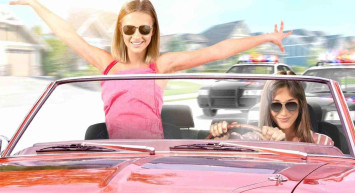 Hotwired in Suburbia Filmi Konusu | Oyuncuları | Fragmanı izle